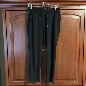 Lululemon On the Fly Crop Pants - Size 6